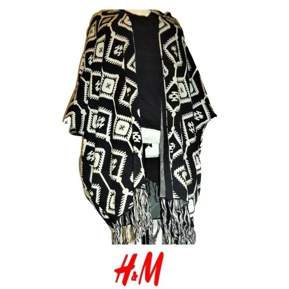 Poncho with Aztec Pattern by H&M Divided - Picture 7 of 7